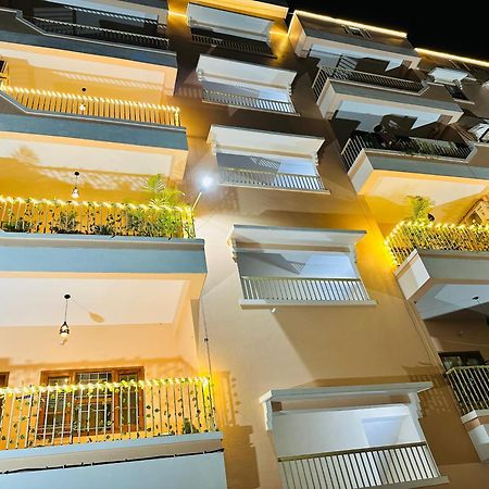 Zoomstay - 3Bhk Apartments 바라나시 외부 사진
