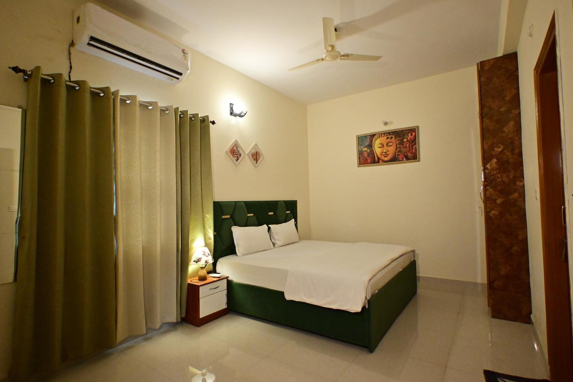 Zoomstay - 3Bhk Apartments 바라나시 외부 사진