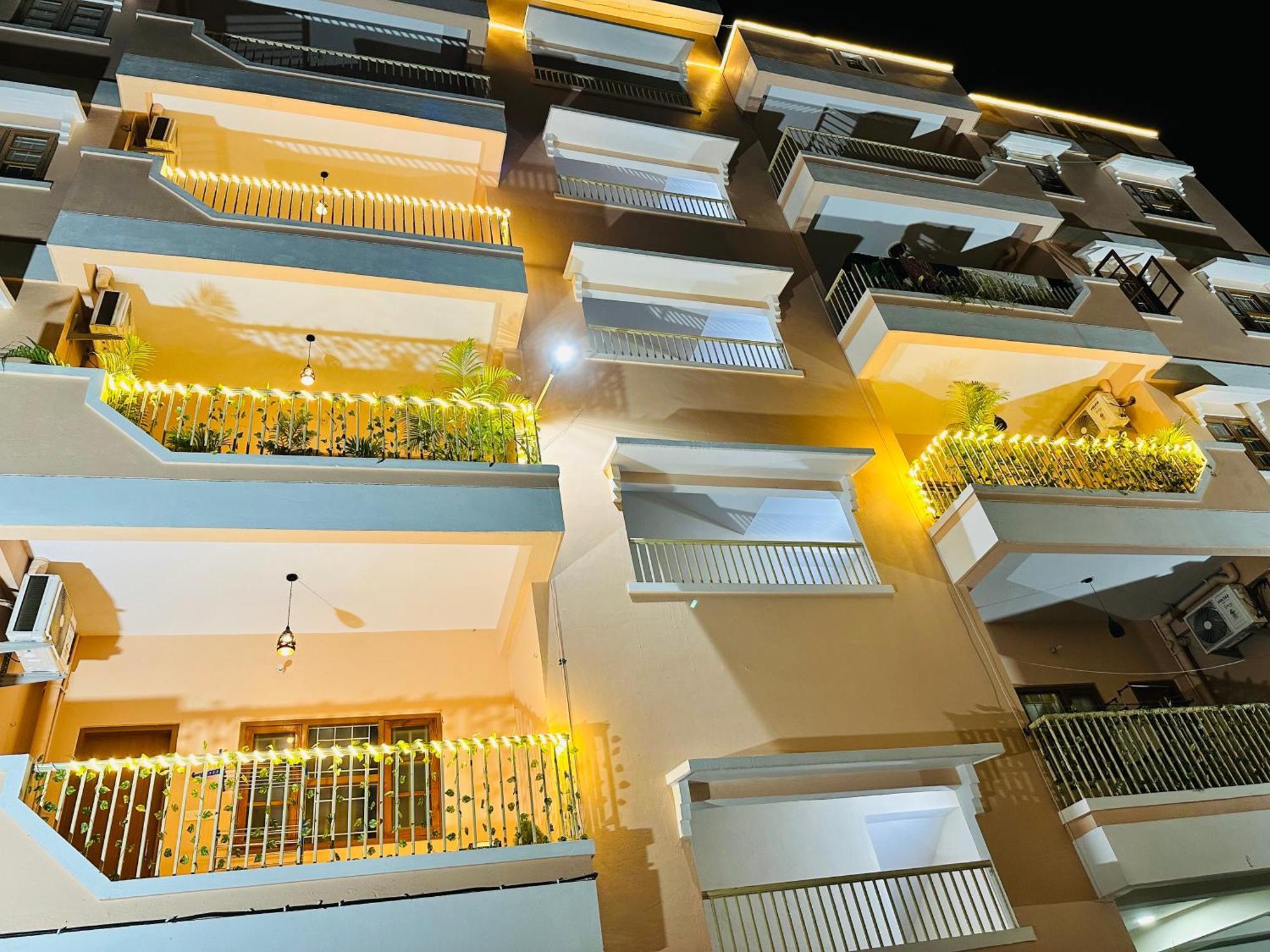 Zoomstay - 3Bhk Apartments 바라나시 외부 사진