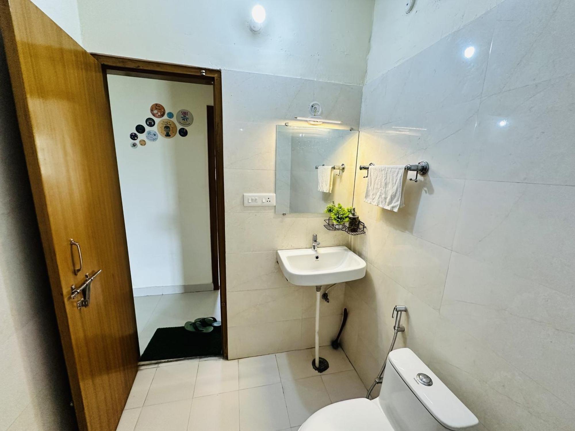 Zoomstay - 3Bhk Apartments 바라나시 외부 사진